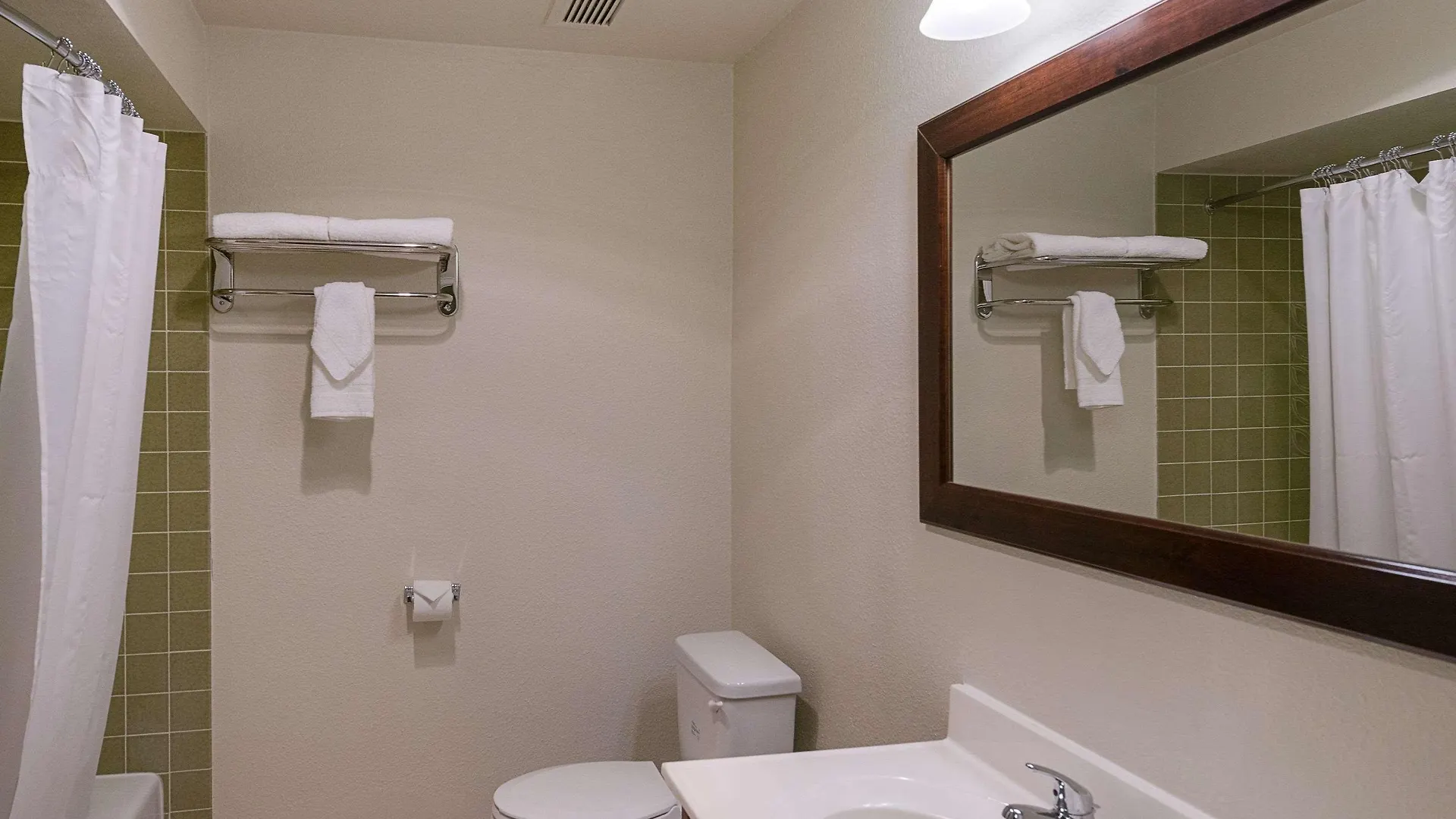** Hotel Rodeway Inn & Suites Portland - Jantzen Beach United States