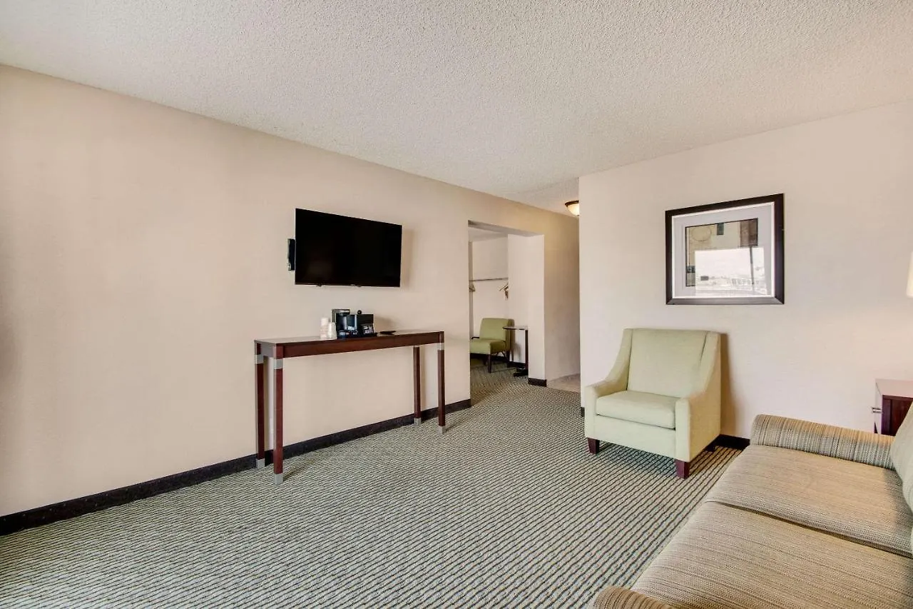 Rodeway Inn & Suites Portland - Jantzen Beach Hotel