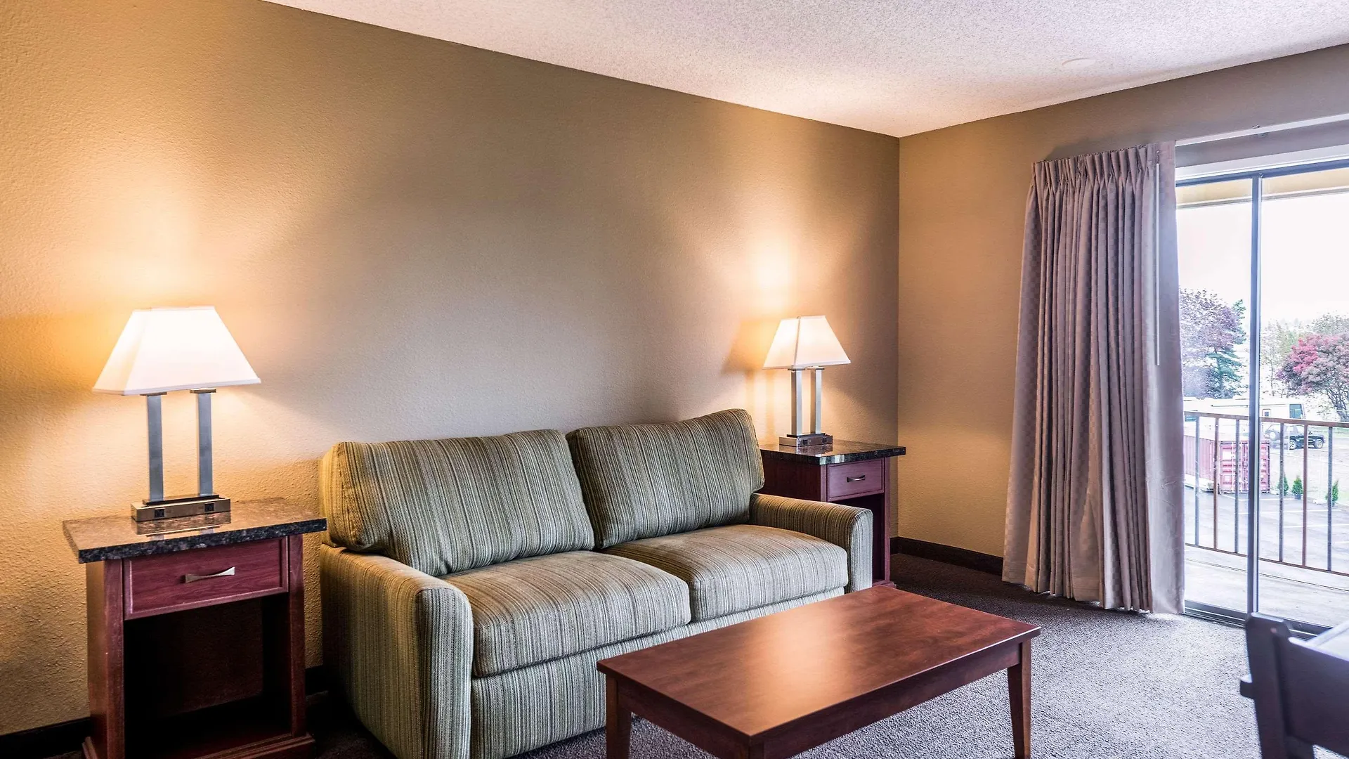 Rodeway Inn & Suites Portland - Jantzen Beach Hotel