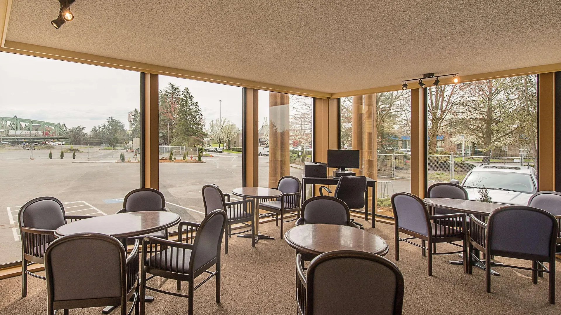 Rodeway Inn & Suites Portland - Jantzen Beach 2*,