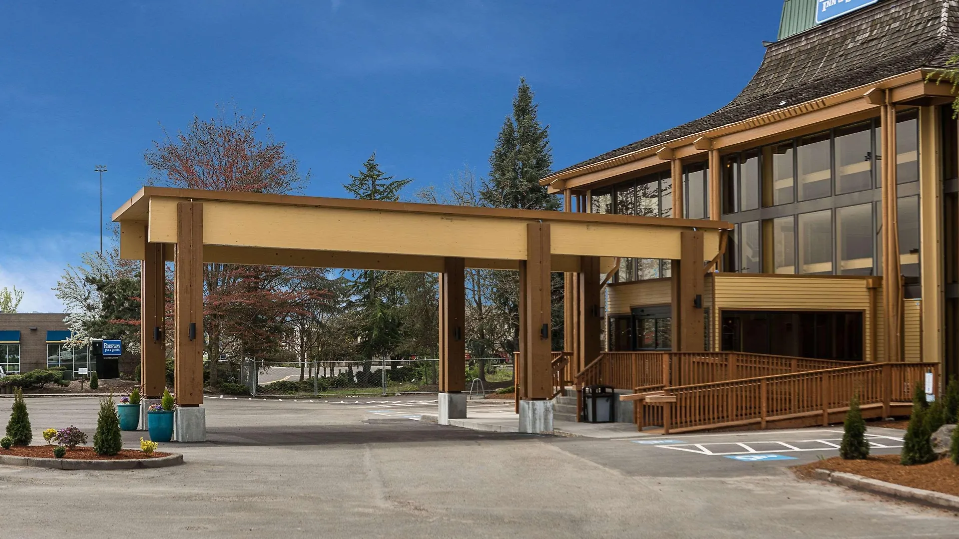 Rodeway Inn & Suites Portland - Jantzen Beach Hotel