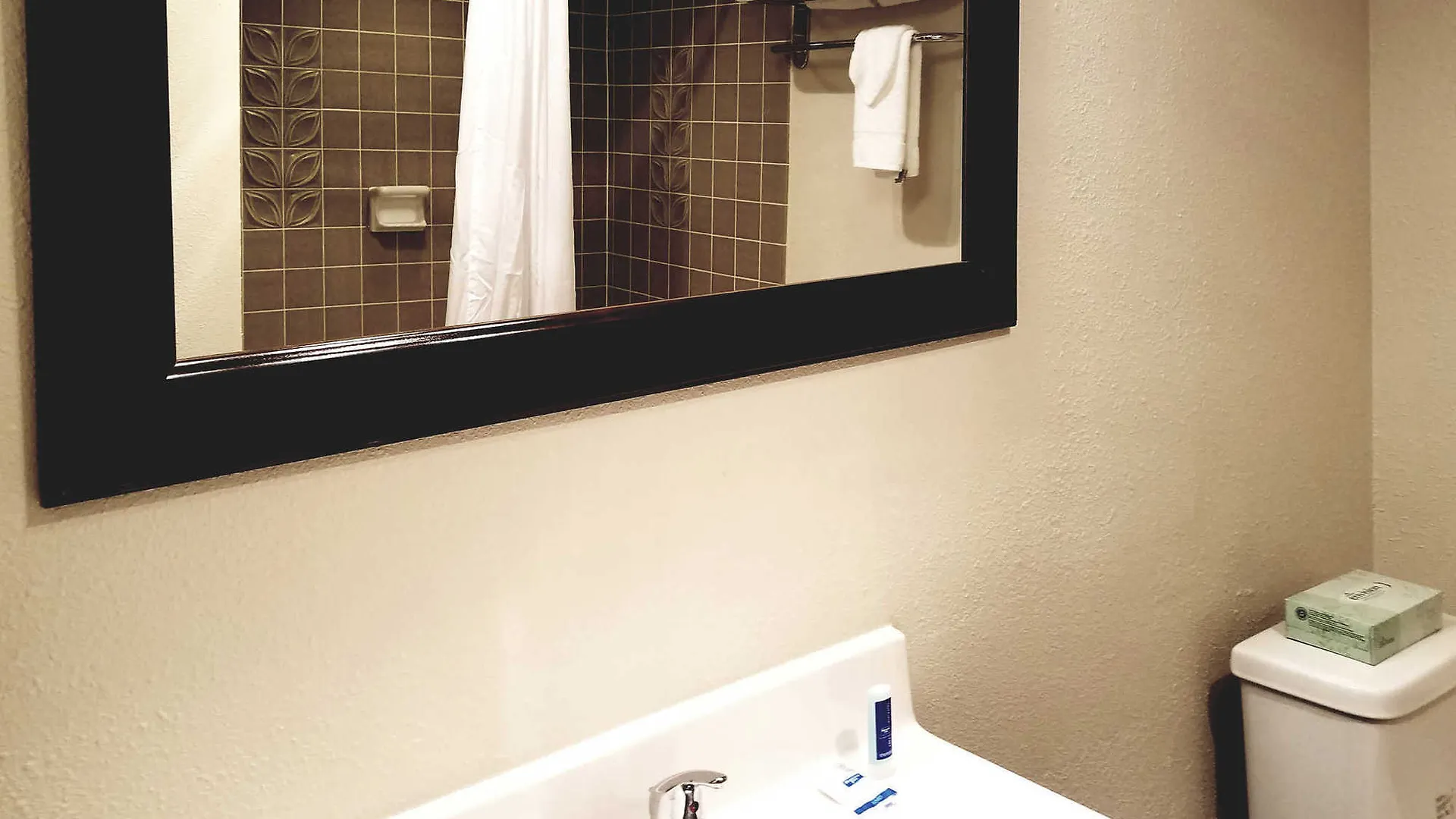 Hotel Rodeway Inn & Suites Portland - Jantzen Beach